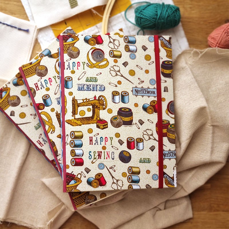 Carnet vintage couture, broderie, laine